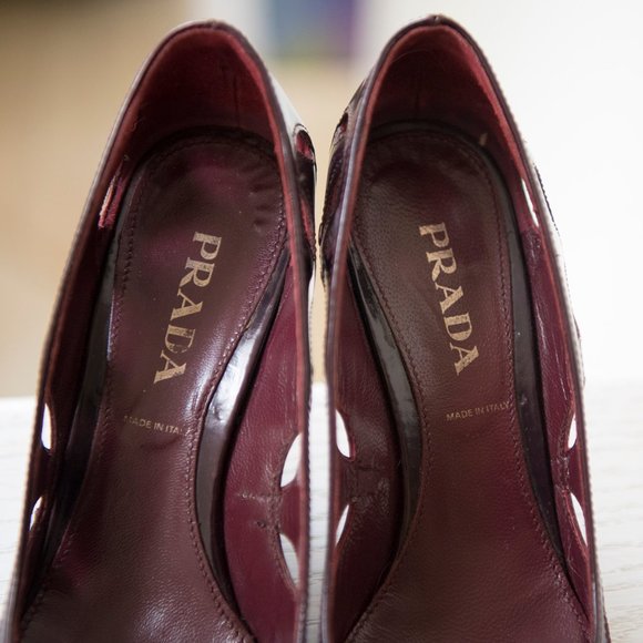 Prada Dark Brown Shiny Patent Leather Cutout Heels sz 36-1/2 - Picture 5 of 12